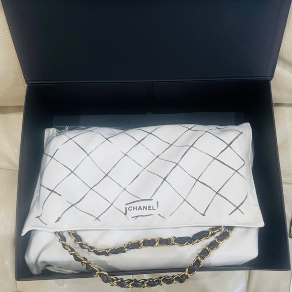 Chanel Classic Bag - Picture 3 of 4